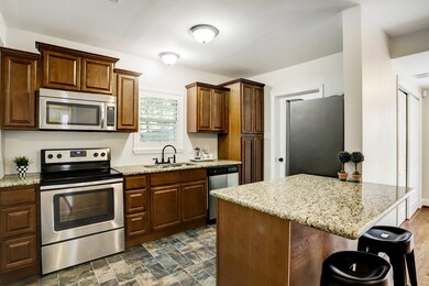 1812 Northwood St, Houston, TX 77009 - photo 5