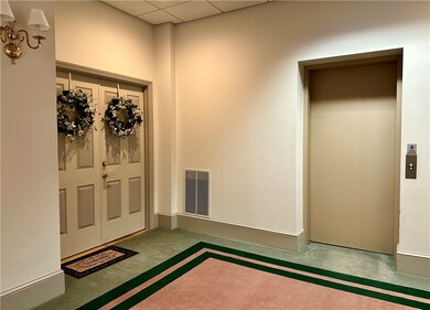 Unit #7 Proximity To Elevator