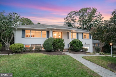 1438 Colleen Ln, McLean, VA 22101 - photo 2