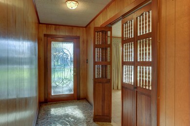 303 Malcom St-5