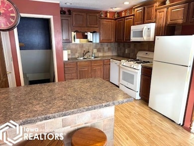 2109 E Spruce St, Algona, IA 50511 - photo 2