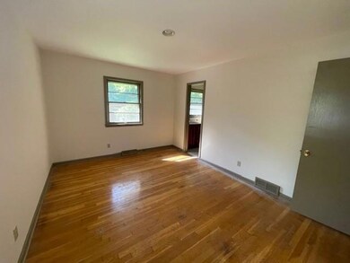 10235 W 70th St, Shawnee, KS 66203 - photo 6