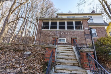 54 N Lake Ave, Troy, NY 12180 - photo 2