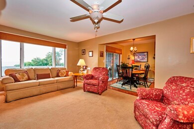 living area 3