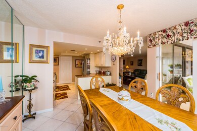 Dining to Kitchen
