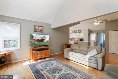 8119 Arrowhead Ct, Frederick, MD 21702 - photo 3