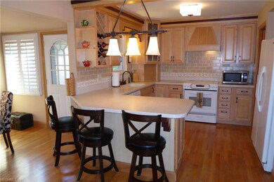 Look at this Gorgeous Kitchen .... Solid Surface C