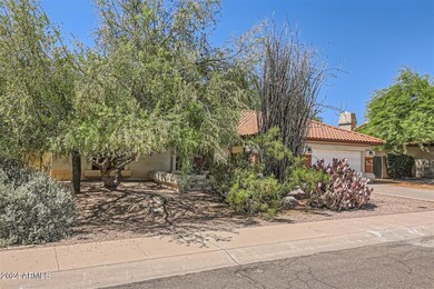 921 E Citation Ln, Tempe, AZ 85284 - photo 2