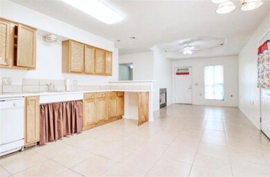 9113 Gladiators St, Chalmette, LA 70043 - photo 6