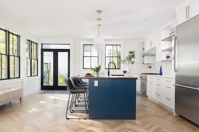 112 Holworthy St, Cambridge, MA 02138 - photo 5