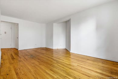 60-11 Broadway unit 4N, Woodside, NY 11377 - photo 4