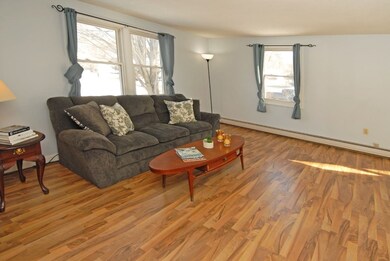 14 Maplewood Ave, Rochester, NH 03867 - photo 4