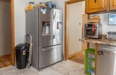 1226 S 9th St, Grand Forks, ND 58201 - photo 6