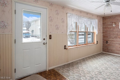 143 Evergreen St, Conneaut, OH 44030 - photo 6