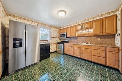 632 Penn Dr, Trafford, PA 15085 - photo 6