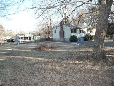 129 Marked Tree Rd, Holliston, MA 01746 - photo 3