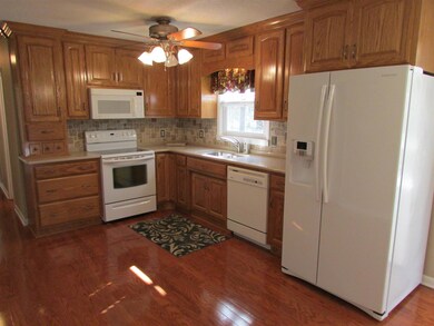 529 Gilley Cir, Manchester, TN 37355 - photo 7