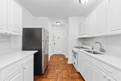 River House unit 4G, Bronx, NY 10471 - photo 5