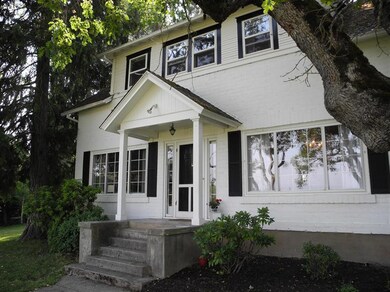 3390 Ross Ln, Central Point, OR 97502 - photo 2