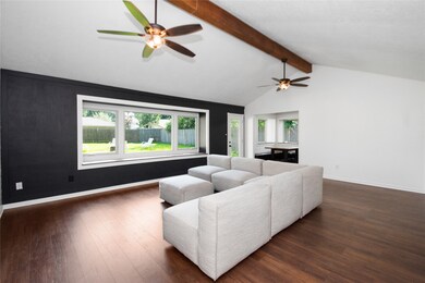 16203 David Glen Dr, Friendswood, TX 77546 - photo 2