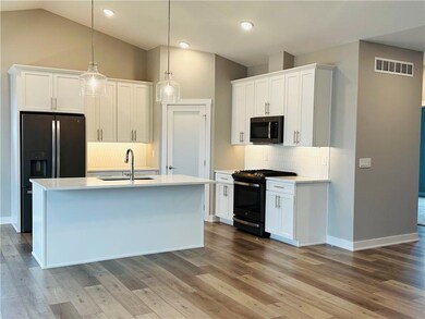 9639 Watermeadow Cir, Johnston, IA 50131 - photo 6