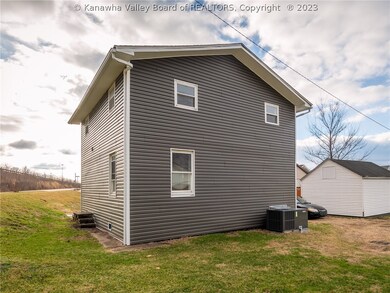 545 17th St, Dunbar, WV 25064 - photo 3