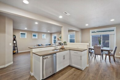 3496 NW 9th Ln, Redmond, OR 97756 - photo 6