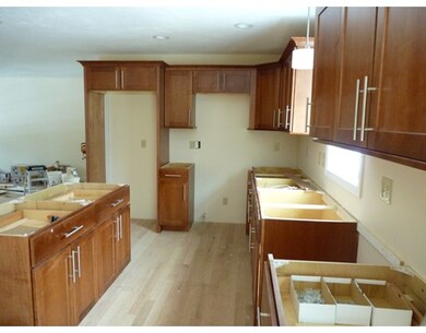 42 Berry Rd, Lowell, MA 01854 - photo 3