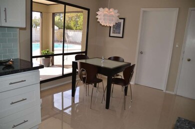 breakfast room