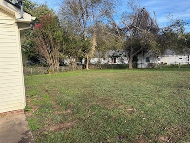 306 Alan Ct, Oak Grove, KY 42262 - photo 2