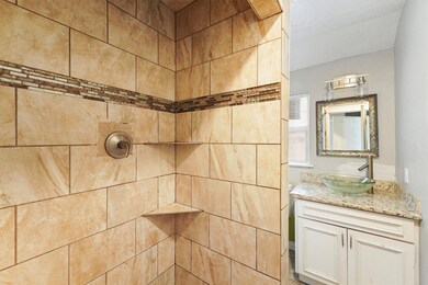 1003 Melbourne St unit 2, Houston, TX 77022 - photo 7