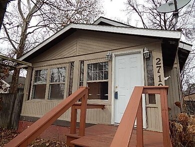 2719 Center St, Des Moines, IA 50312 - photo 2