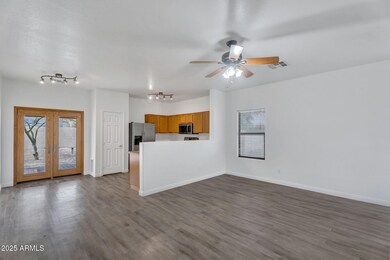 6-web-or-mls-5570 E Quiet Retreat-6
