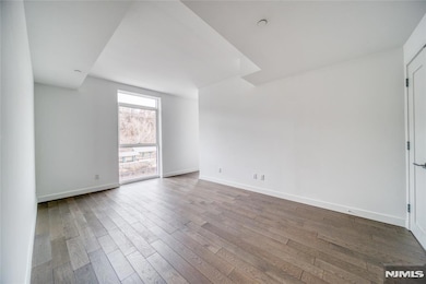 Avora unit 323, Weehawken, NJ 07086 - photo 5