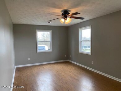 6 - 140 Highview Lane