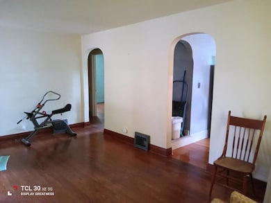 21 Baldwin Ave, Waukegan, IL 60085 - photo 6