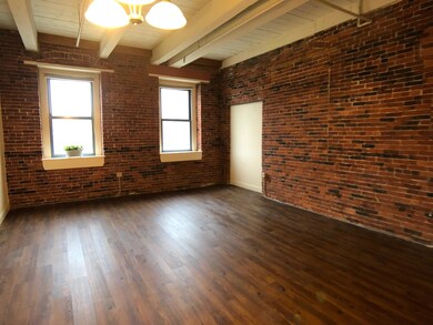 Island Terrace unit 133, Saco, ME 04072 - photo 2