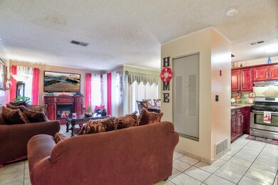 005_Living Room