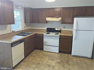 5229 Kings Wood Ln, King George, VA 22485 - photo 2