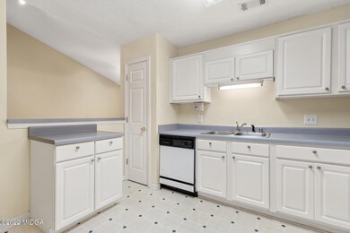 938 Laurel Oak-07498