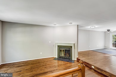 8182 Cliffview Ave, Springfield, VA 22153 - photo 4