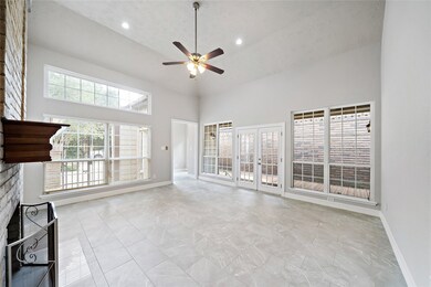 1635 Gingerleaf Ln, Houston, TX 77055 - photo 3