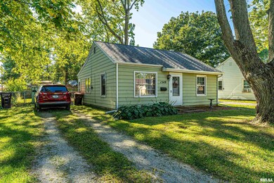 1549 Pulaski St, Lincoln, IL 62656 - photo 2