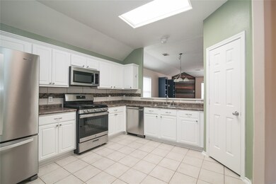 5308 Balmorhea Dr, Pearland, TX 77584 - photo 6