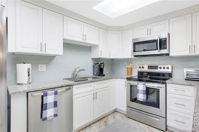 gorgeous backsplash tile