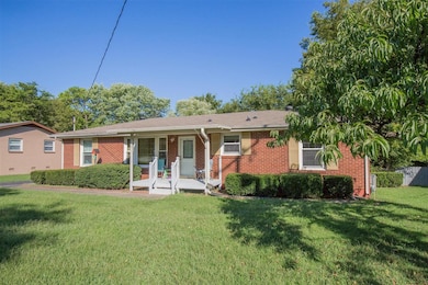 312 Castlewood Ln, Lebanon, TN 37087 - photo 2