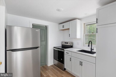 325 Tall Pine Ln, Gerrardstown, WV 25420 - photo 6