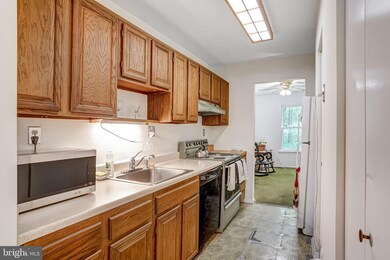 2308 Horseferry Ct, Reston, VA 20191 - photo 7