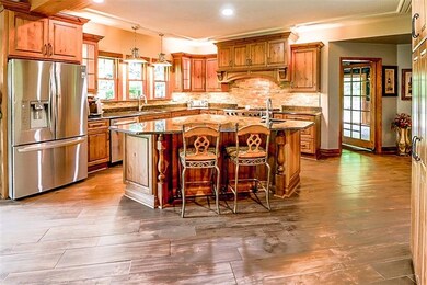 A great area to entertain while cooking.