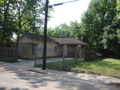401 Shelley St, Houston, TX 77009 - photo 2